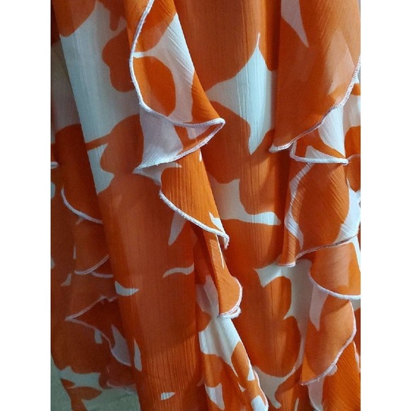 Fun and Airy orange and white knee-length dress - Picture 3 of 4